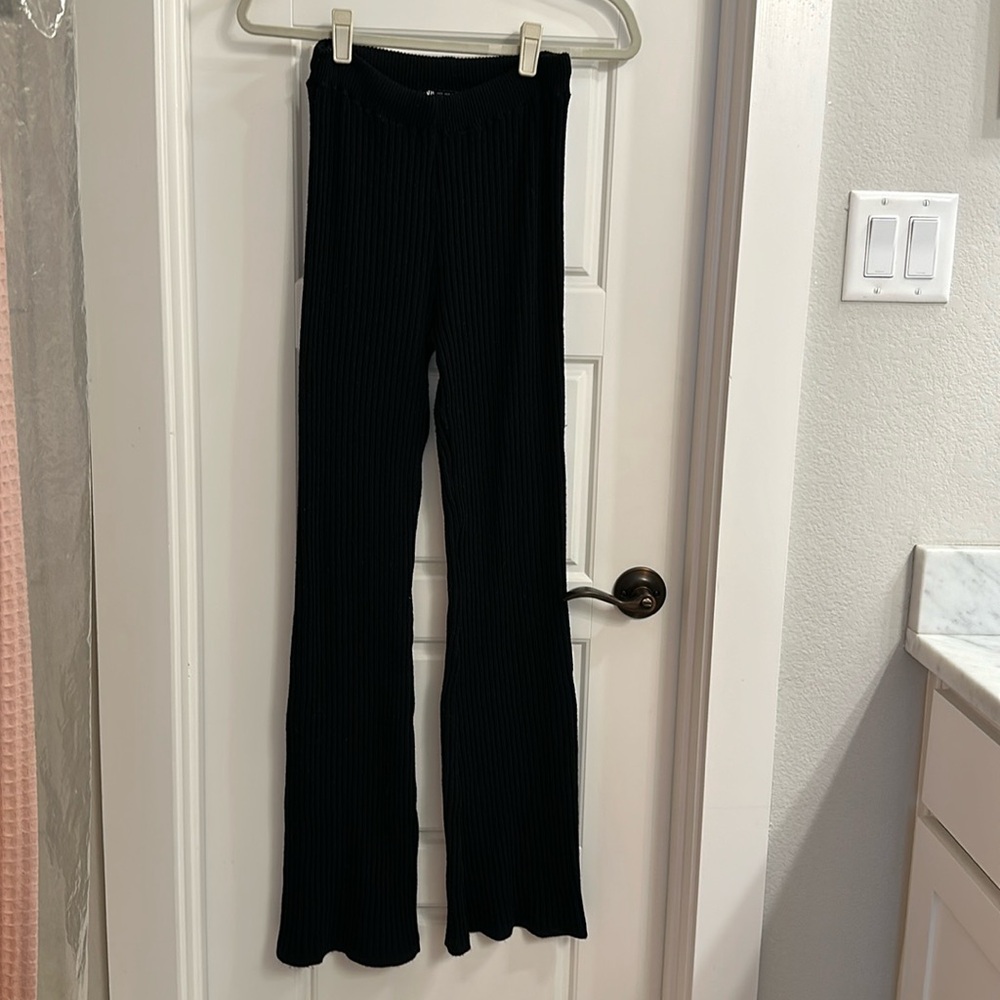 Zara Black Ribbed Cotton Flair Yoga Pants